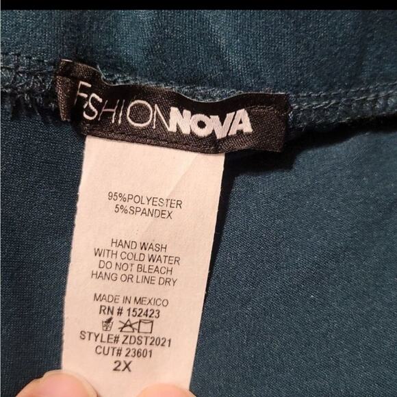 𝅺Fashion nova yoga / biker shorts dark teal - Picture 3 of 6